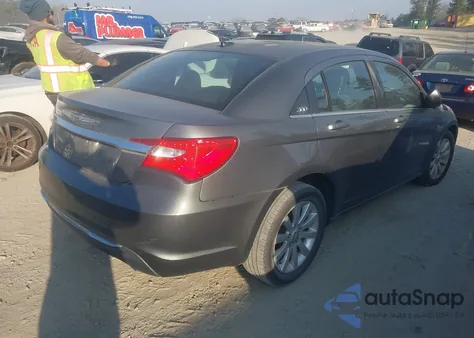 2012 Chrysler 200 Touring z USA, uszkodzony, nr VIN 1C3CCBBB0CN113814